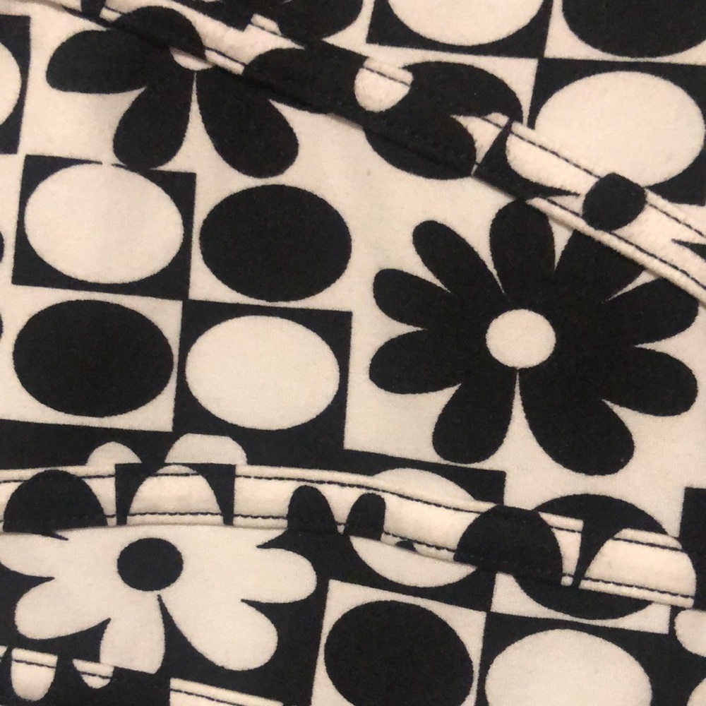 Feathers 2 Piece Print 70’s Style Black And Cream… - image 4